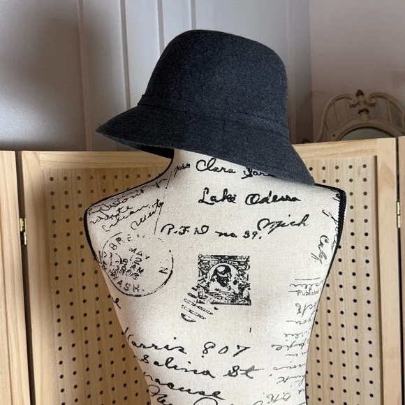 Magid Hats Wool Cloche Hat Gray Faux Fur Flower Vintage Style Winter - Picture 4 of 8